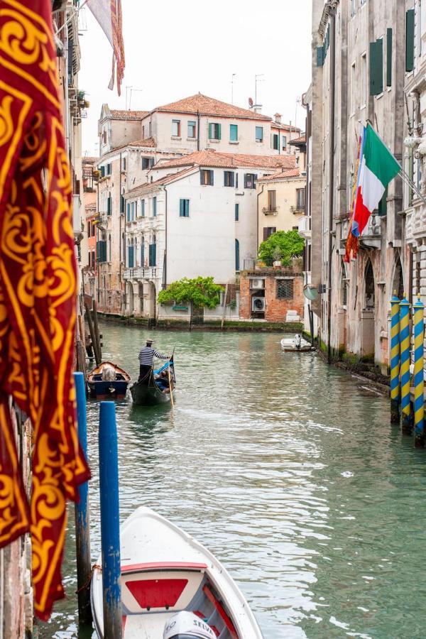 Casa Manina Sul Ponte - Your Private Canal View Venetië Buitenkant foto