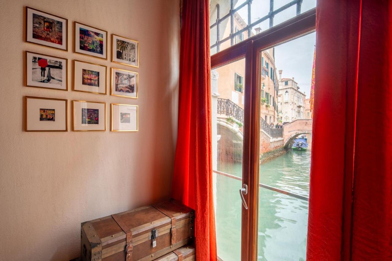 Casa Manina Sul Ponte - Your Private Canal View Venetië Buitenkant foto
